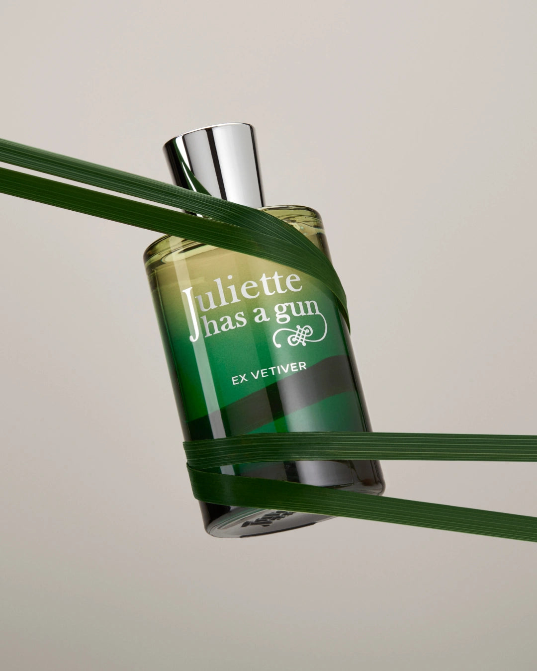 Libertine-Parfumerie-Ex-Vetiver-Juliette-Has-A-Gun.webp__PID:de17d205-07f4-4d8a-94a5-0dc52d4f2331