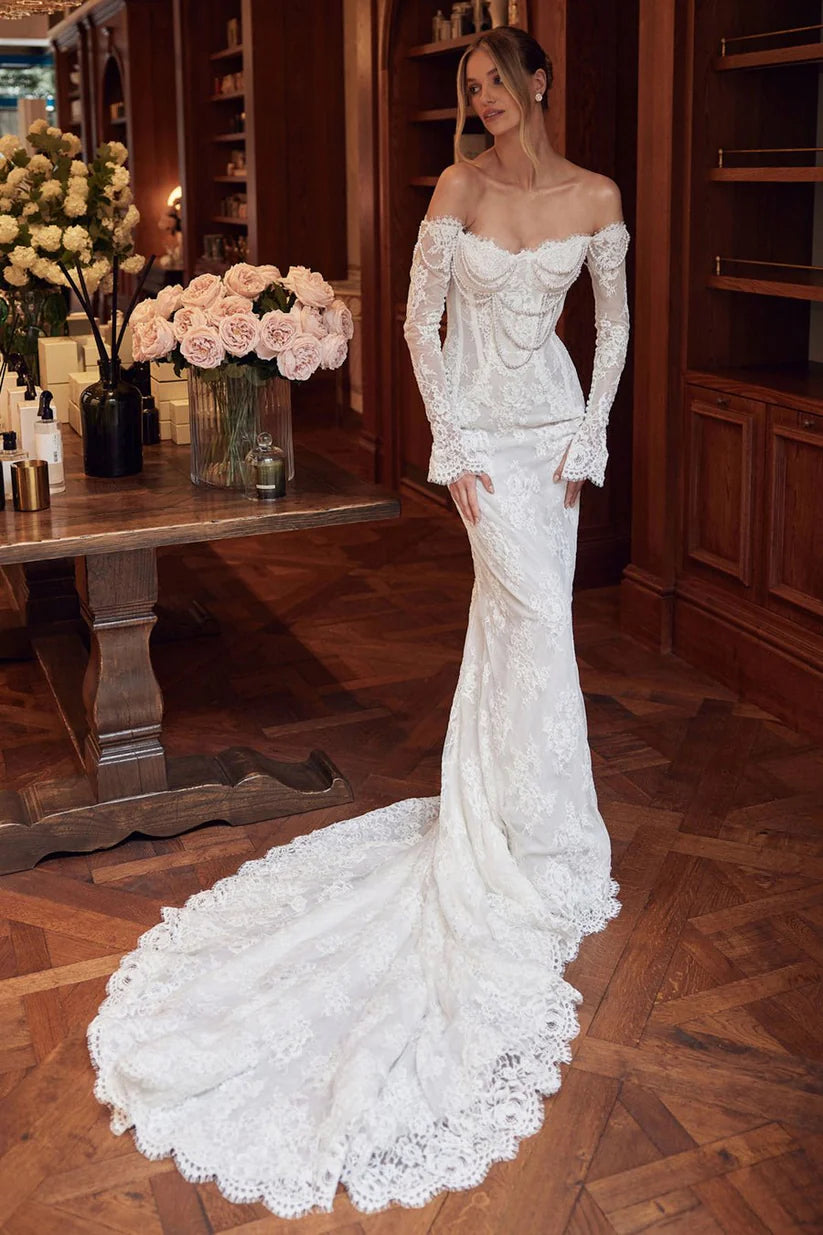eramia-wedding-dress-469950.webp__PID:3a4c96f3-5c8f-4984-9702-ff6cf332a393