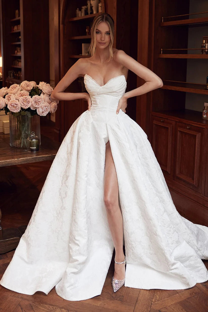 rhoda-wedding-dress-969352.webp__PID:a7b9cbe1-2f0c-4e8a-967a-c3c595180576